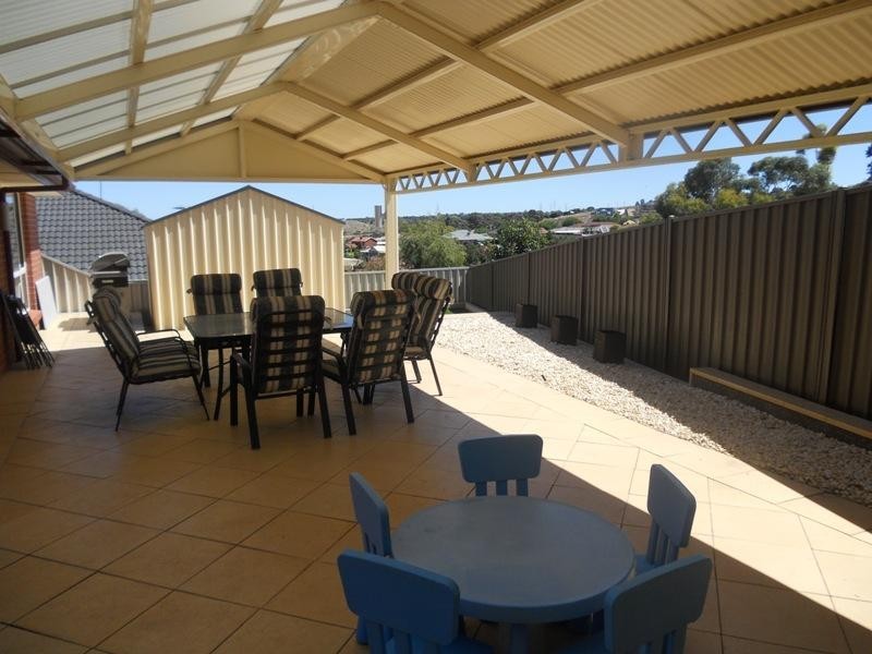 13 Lochleven Avenue, Greenwith SA 5125