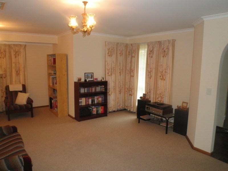 19 Cuthbert Avenue, Golden Grove SA 5125