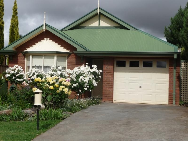 4 Tullamore Court, Greenwith SA 5125