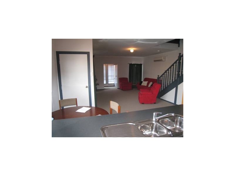 112 Isla Circiut, Mawson Lakes SA 5095