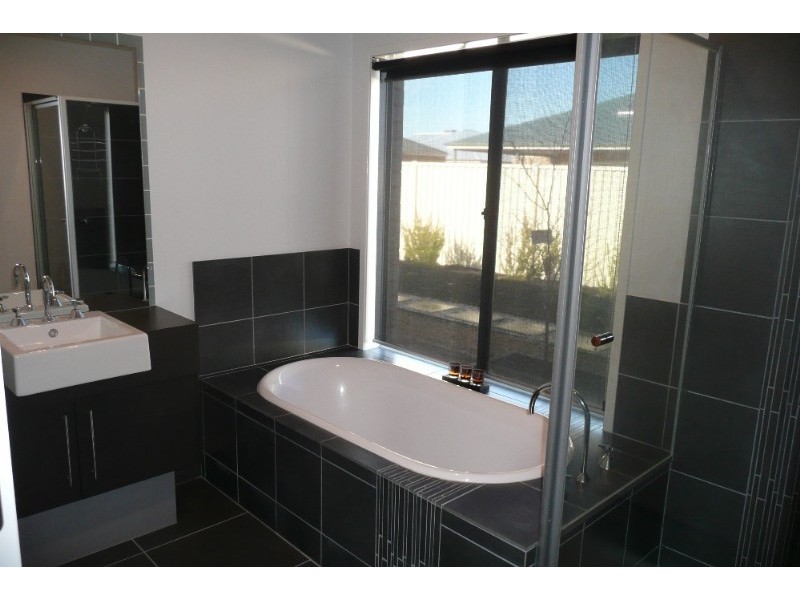 11 Wartook Court, Kialla VIC 3631