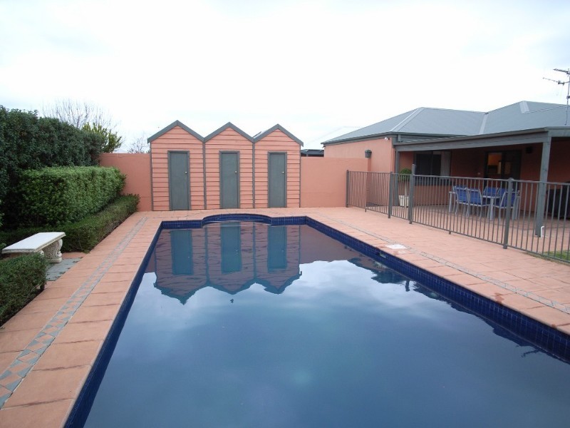 236 Waranga Drive, Kialla VIC 3631