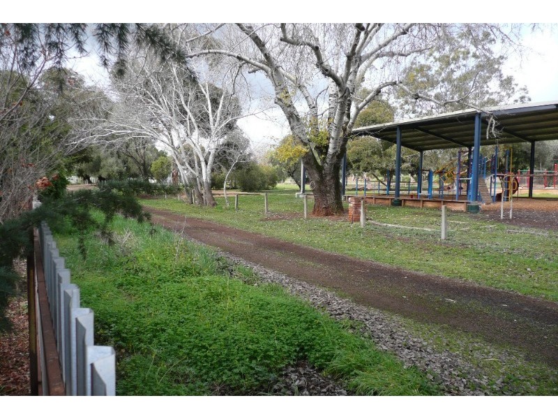 10 Queen Street, Dookie VIC 3646