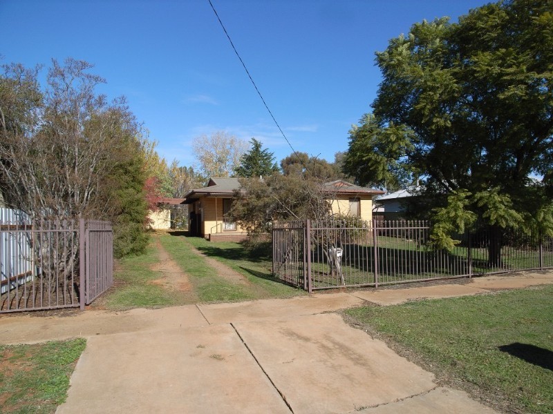 10 Queen Street, Dookie VIC 3646