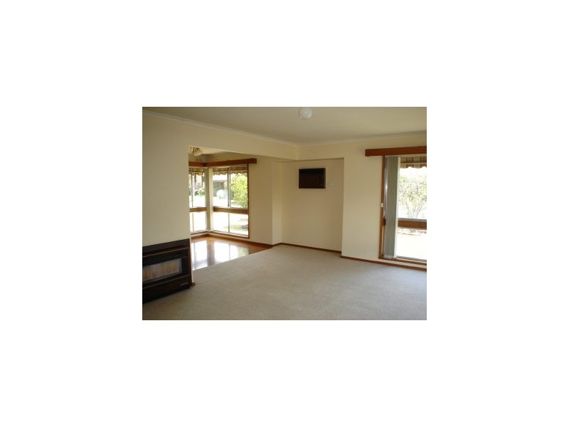 11 Graeme Street, Mooroopna VIC 3629