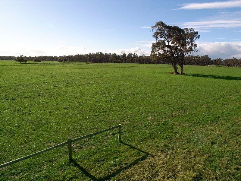 76 Riverview Drive, Kialla VIC 3631