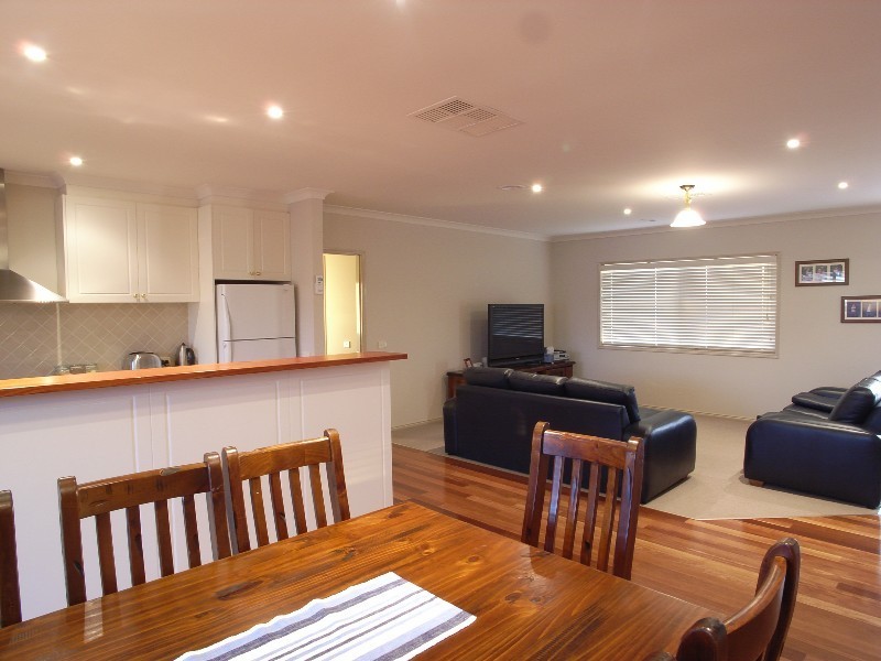 104 Waranga Drive, Kialla VIC 3631