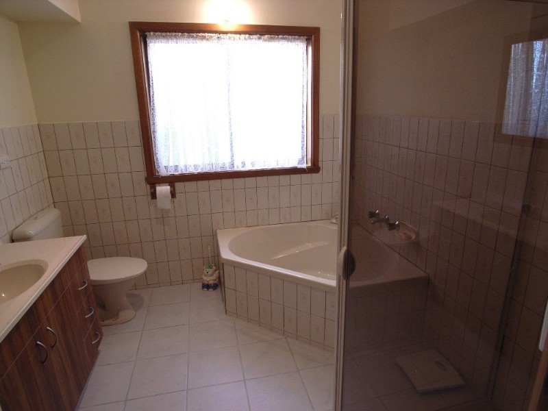 85 Macintosh Street, Shepparton VIC 3630