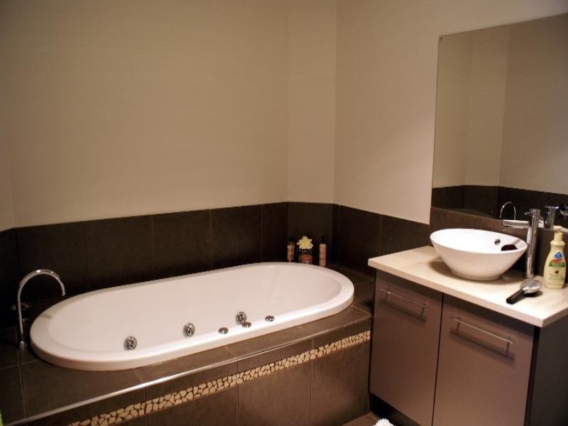 144 River Road, Kialla VIC 3631