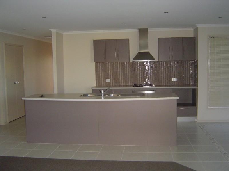 18 Taig Avenue, Kialla VIC 3631