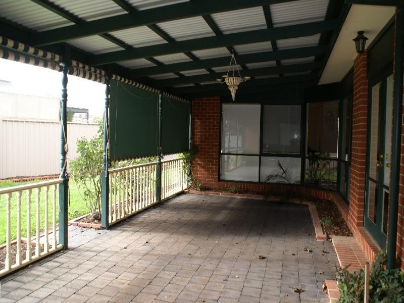 13 Gordon Drive, Kialla VIC 3631