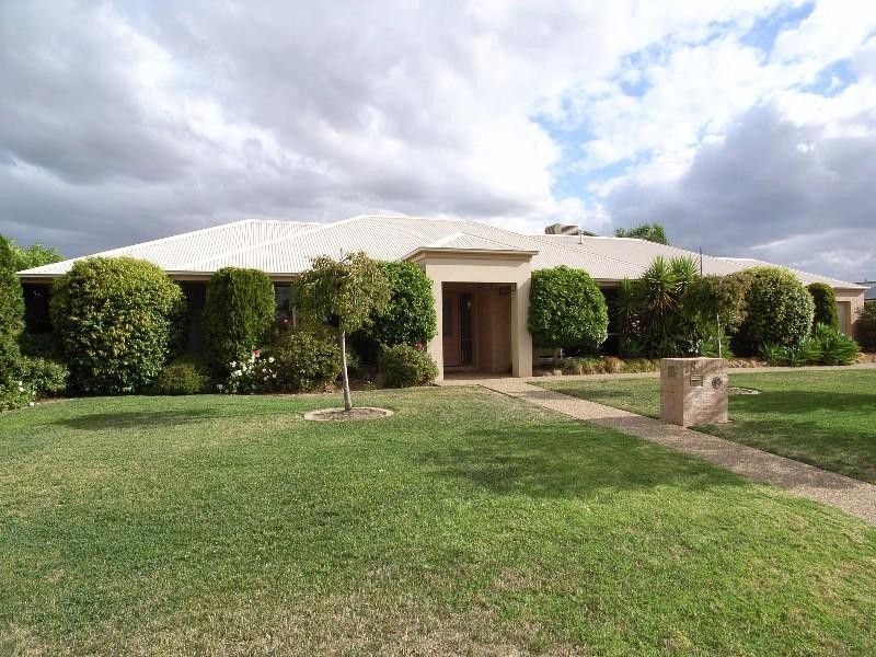 18 Mokoan Avenue, Kialla VIC 3631