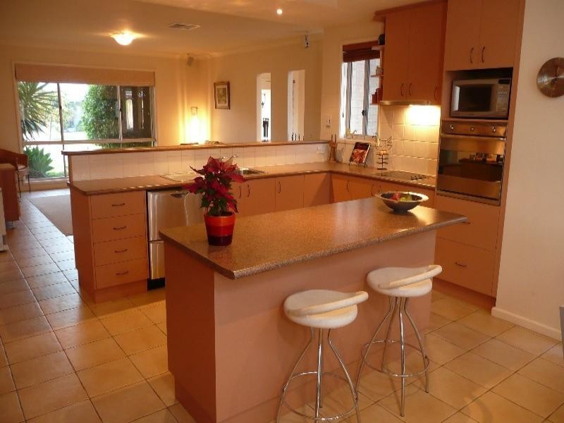 18 Mokoan Avenue, Kialla VIC 3631