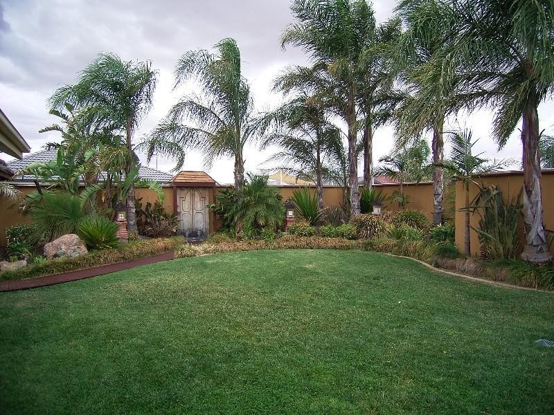 18 Mokoan Avenue, Kialla VIC 3631