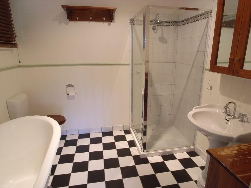 1 Dunkirk Avenue, Shepparton VIC 3630