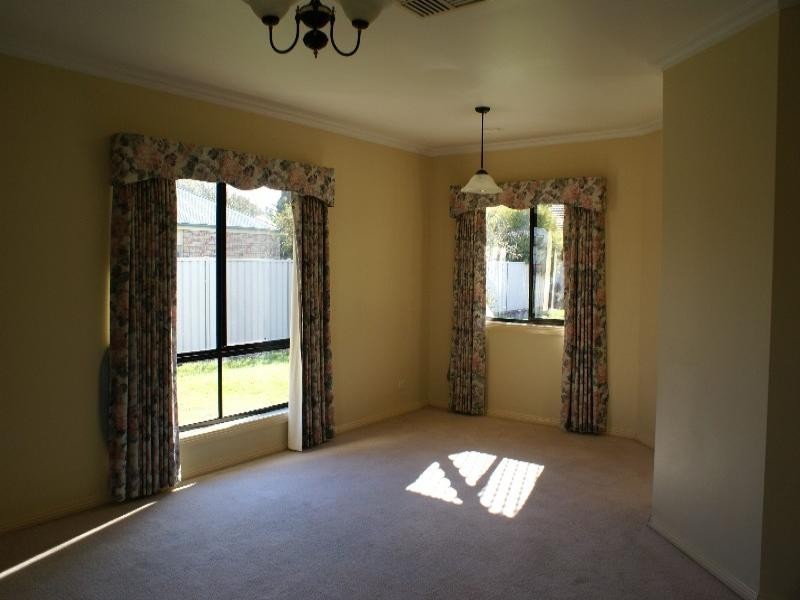 42 Gordon Drive, Kialla VIC 3631