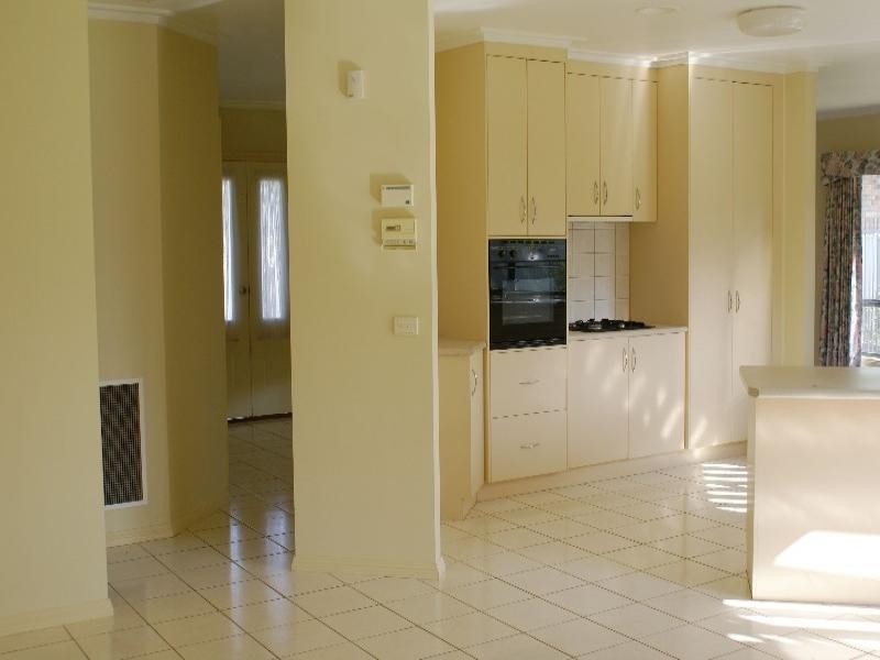 42 Gordon Drive, Kialla VIC 3631