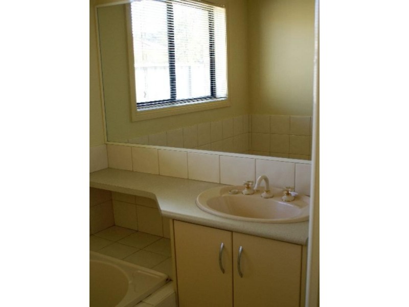 42 Gordon Drive, Kialla VIC 3631