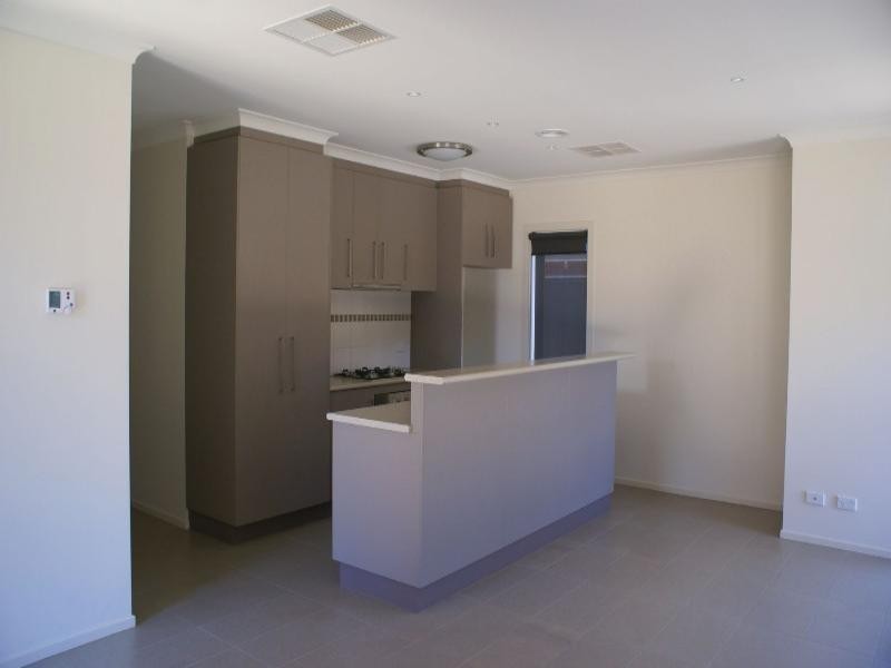 2/14 Leahy Street, Shepparton VIC 3630