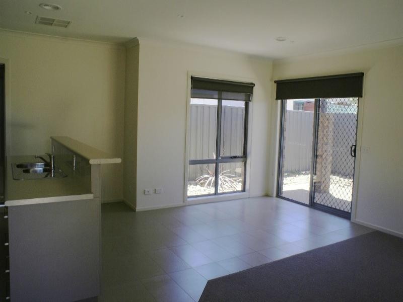 2/14 Leahy Street, Shepparton VIC 3630