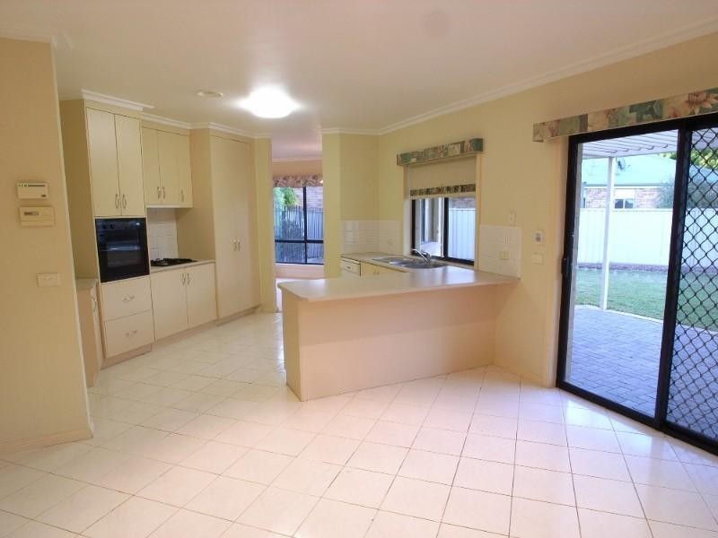 42 Gordon Drive, Kialla VIC 3631