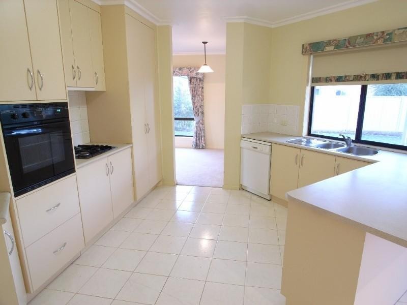 42 Gordon Drive, Kialla VIC 3631