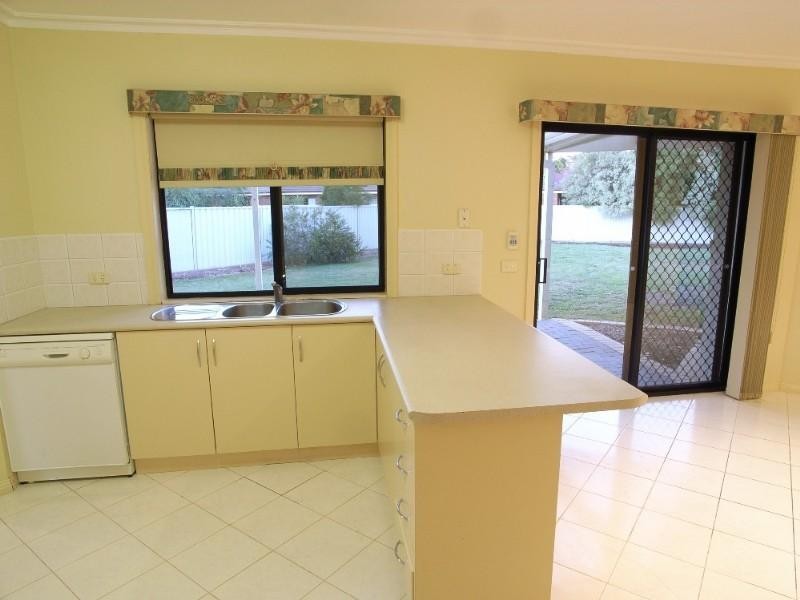 42 Gordon Drive, Kialla VIC 3631