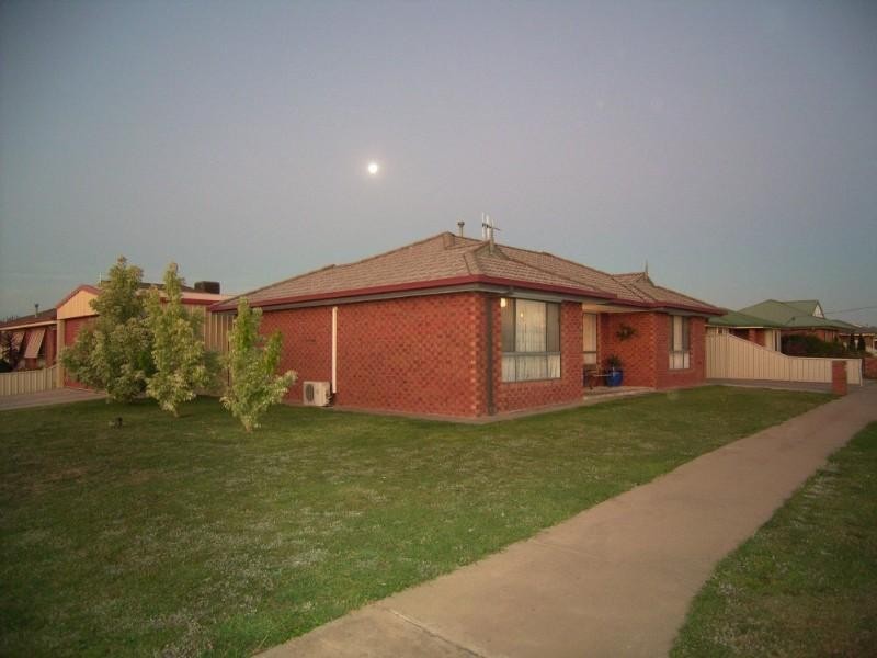 11 Warren Court, Shepparton VIC 3630