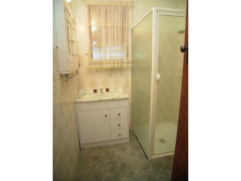 27 Dunrobin Street, Shepparton VIC 3630