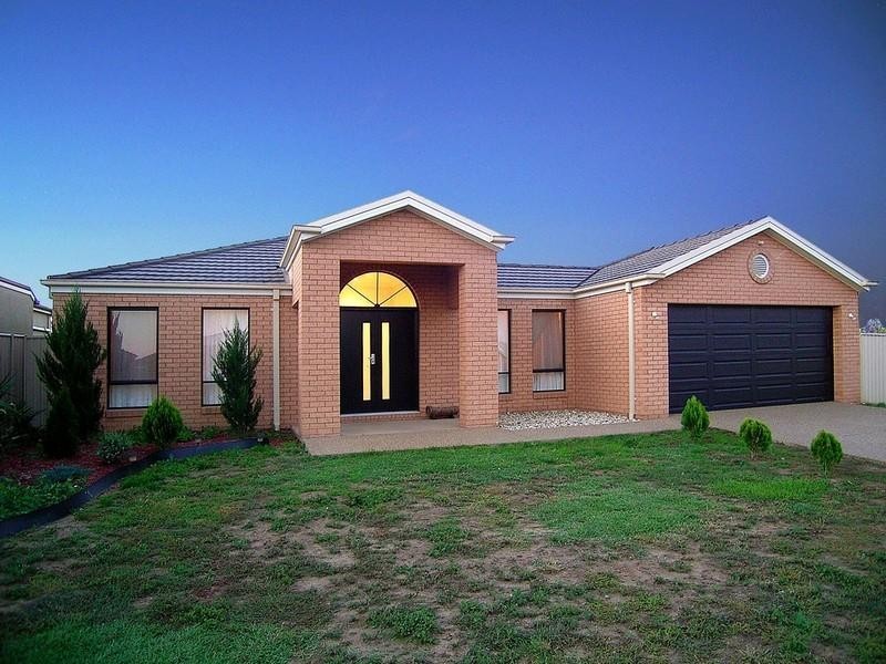 4 Dartmouth Court, Kialla VIC 3631