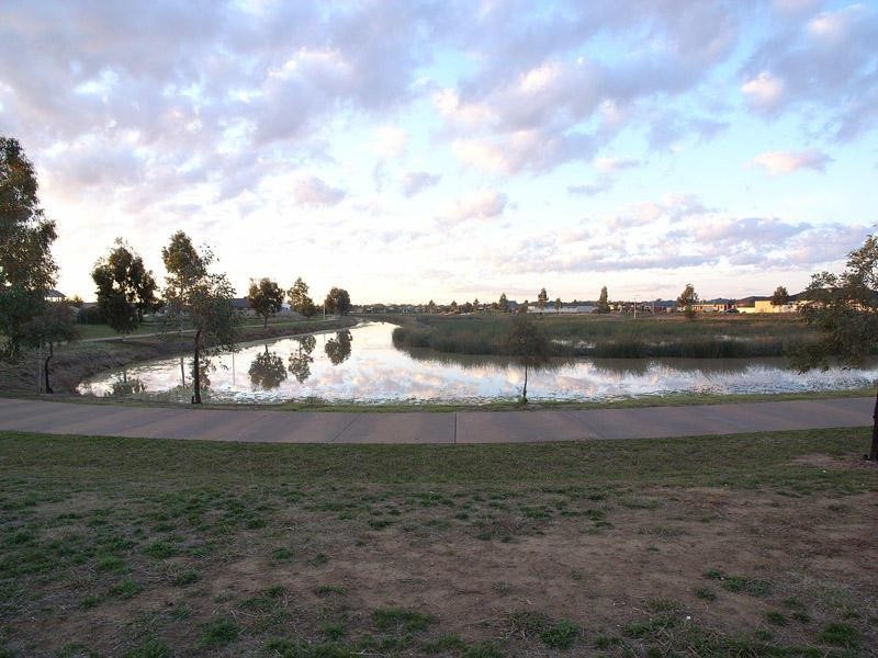 2/9 Jindabyne Court, Kialla VIC 3631