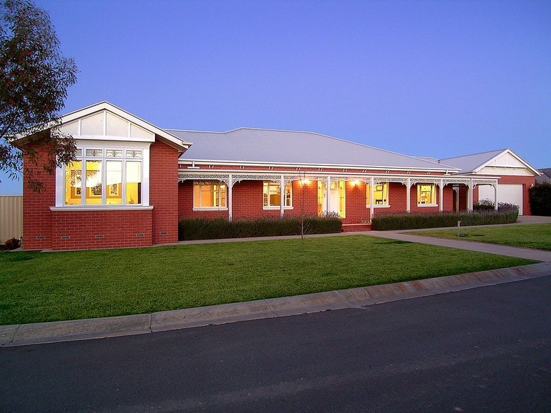 11 Dartmouth Court, Kialla VIC 3631