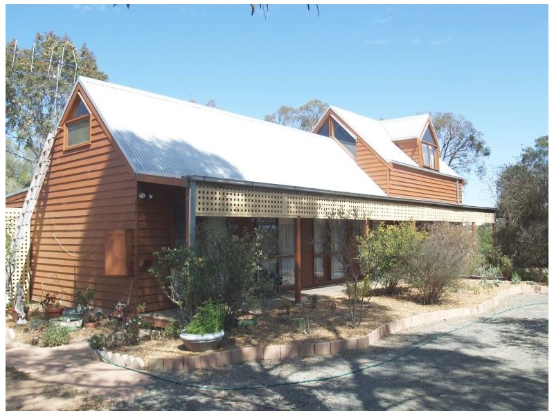 5 Glenny Lane, Numurkah VIC 3636