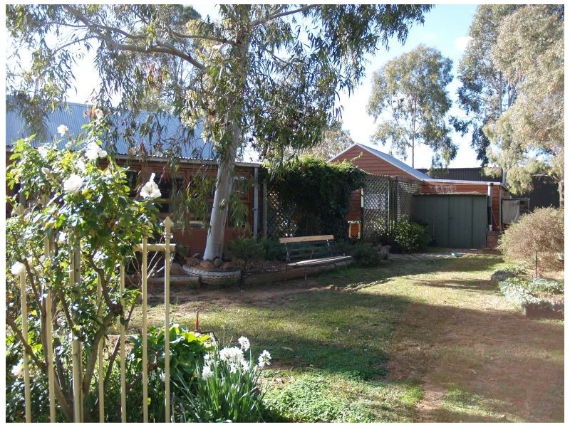 5 Glenny Lane, Numurkah VIC 3636