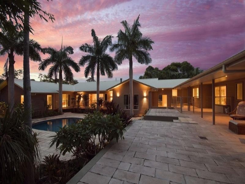 8 Sunrise Road, Tinbeerwah QLD 4563