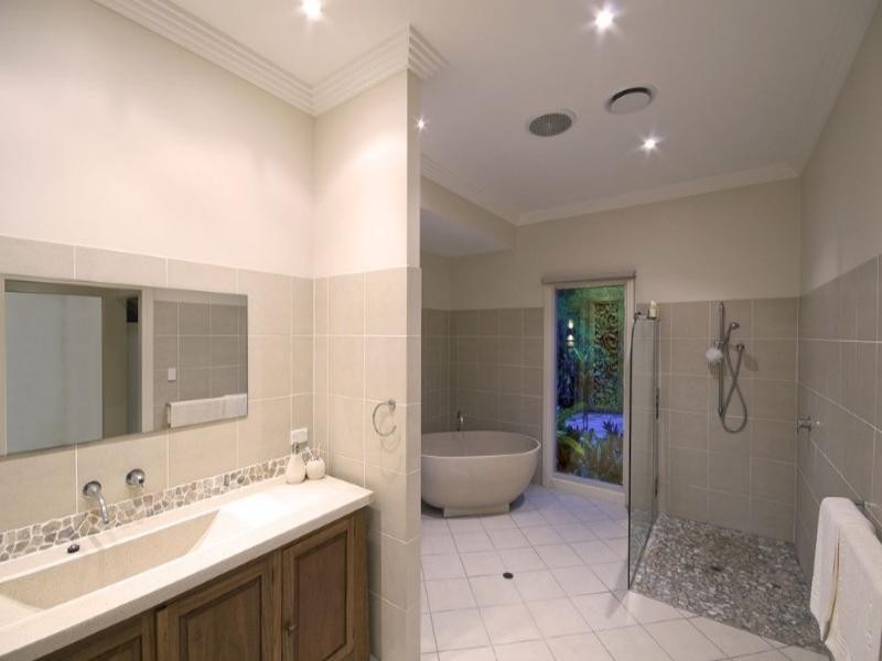 8 Sunrise Road, Tinbeerwah QLD 4563