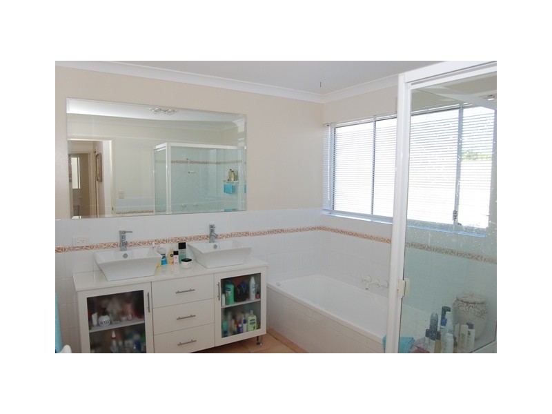 9 Upland Court, Tinbeerwah QLD 4563