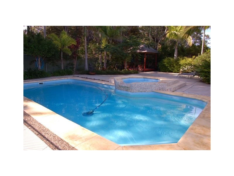 9 Upland Court, Tinbeerwah QLD 4563