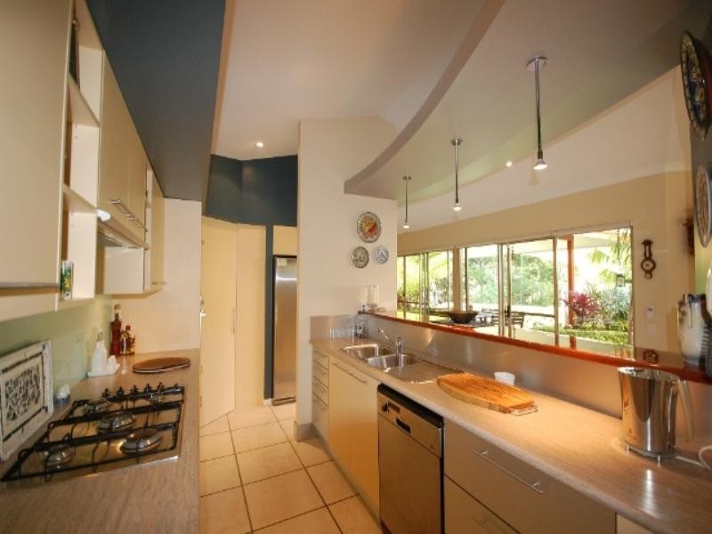 18 Bond Court, Doonan QLD 4562