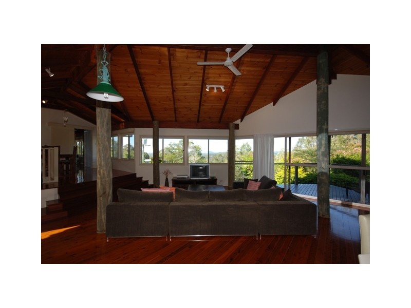 15 Pacific View Drive, Tinbeerwah QLD 4563