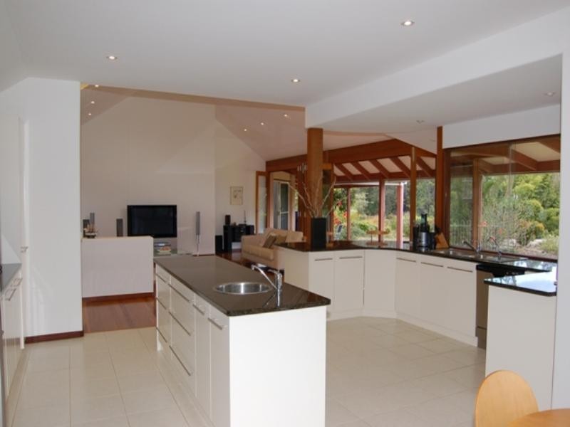 44 Patterson Drive, Tinbeerwah QLD 4563