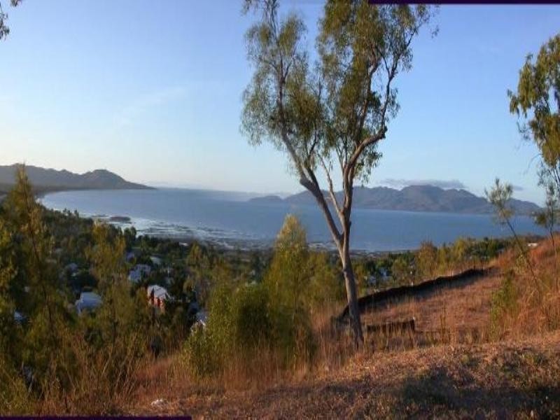 4 Seaview Court, Castle Hill QLD 4810