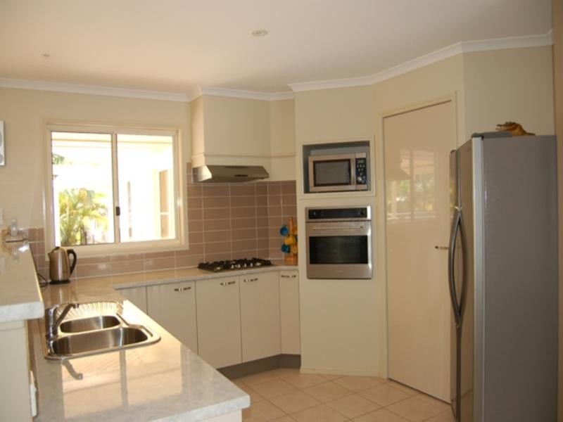 3 Honeygem Place, Cooroibah QLD 4565