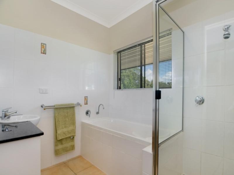 5 Lakeside Drive, Peregian Beach QLD 4573
