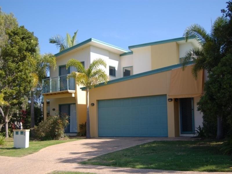 2/8 Bluefin Court, Noosaville QLD 4566