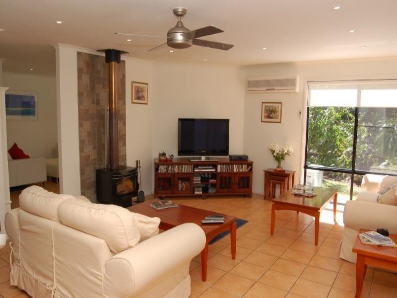 8 Noomar Drive, Doonan QLD 4562