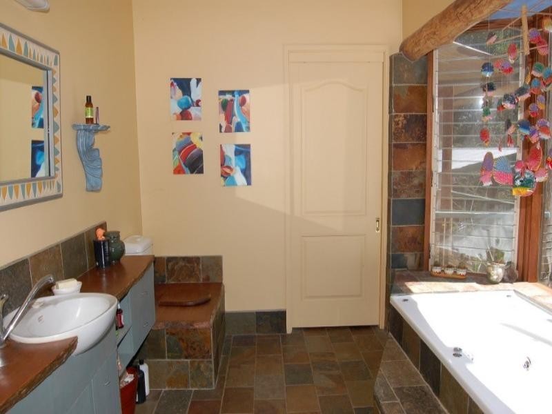 77 King Parrot Lane, Cooroy QLD 4563