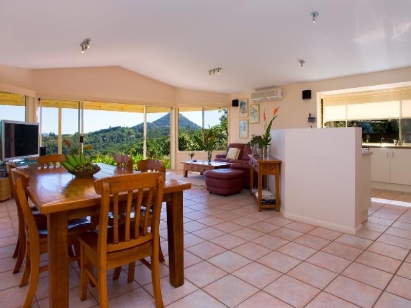 10 Mount Eerwah Vista Drive, Doonan QLD 4562