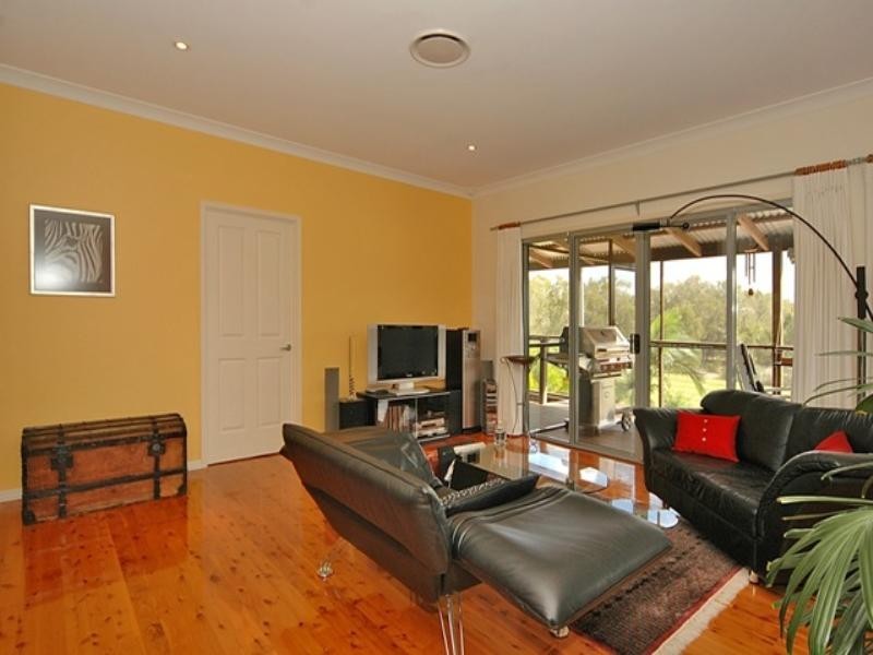 11 Jirrima Crescent, Cooroibah QLD 4565