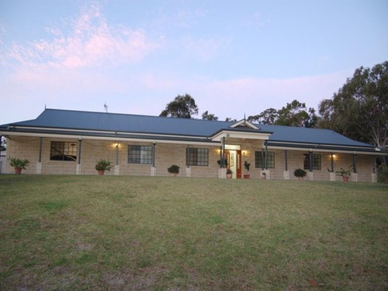 27 Charlotte Drive, Weyba Downs QLD 4562